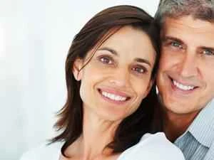 This is how women attract men on blind dates!