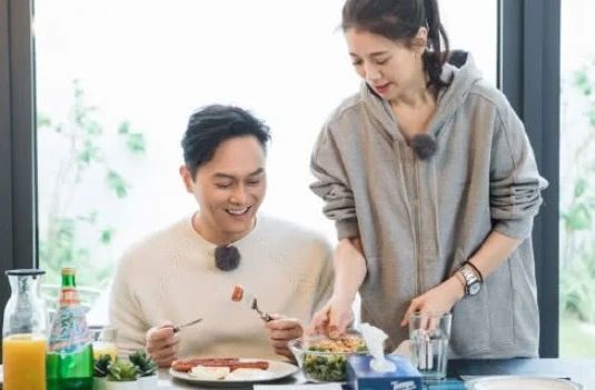 Anita Yuen wakes Julian Cheung up in these ways; pay attention to these details in your relationship.