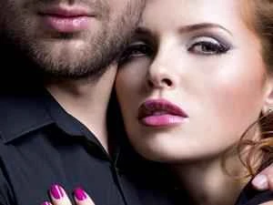 Relationships between older women and younger men now account for 40% of all marriages and relationships. Here are 5 advantages of this type of relationship.