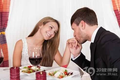 There are 6 types of men you should never date when you go on a blind date.