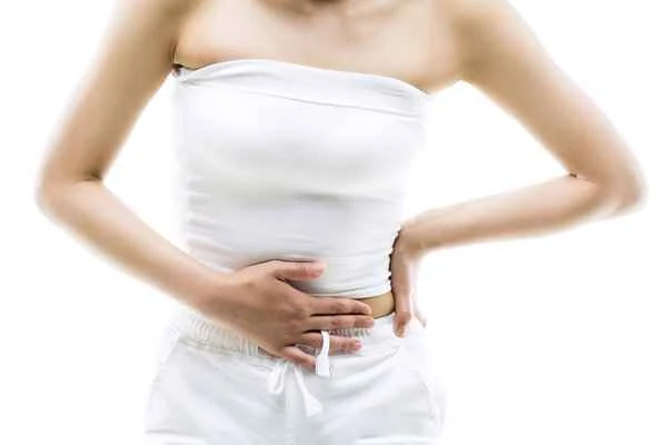 How can abnormal uterine bleeding be distinguished from menstruation, even though both involve bleeding?